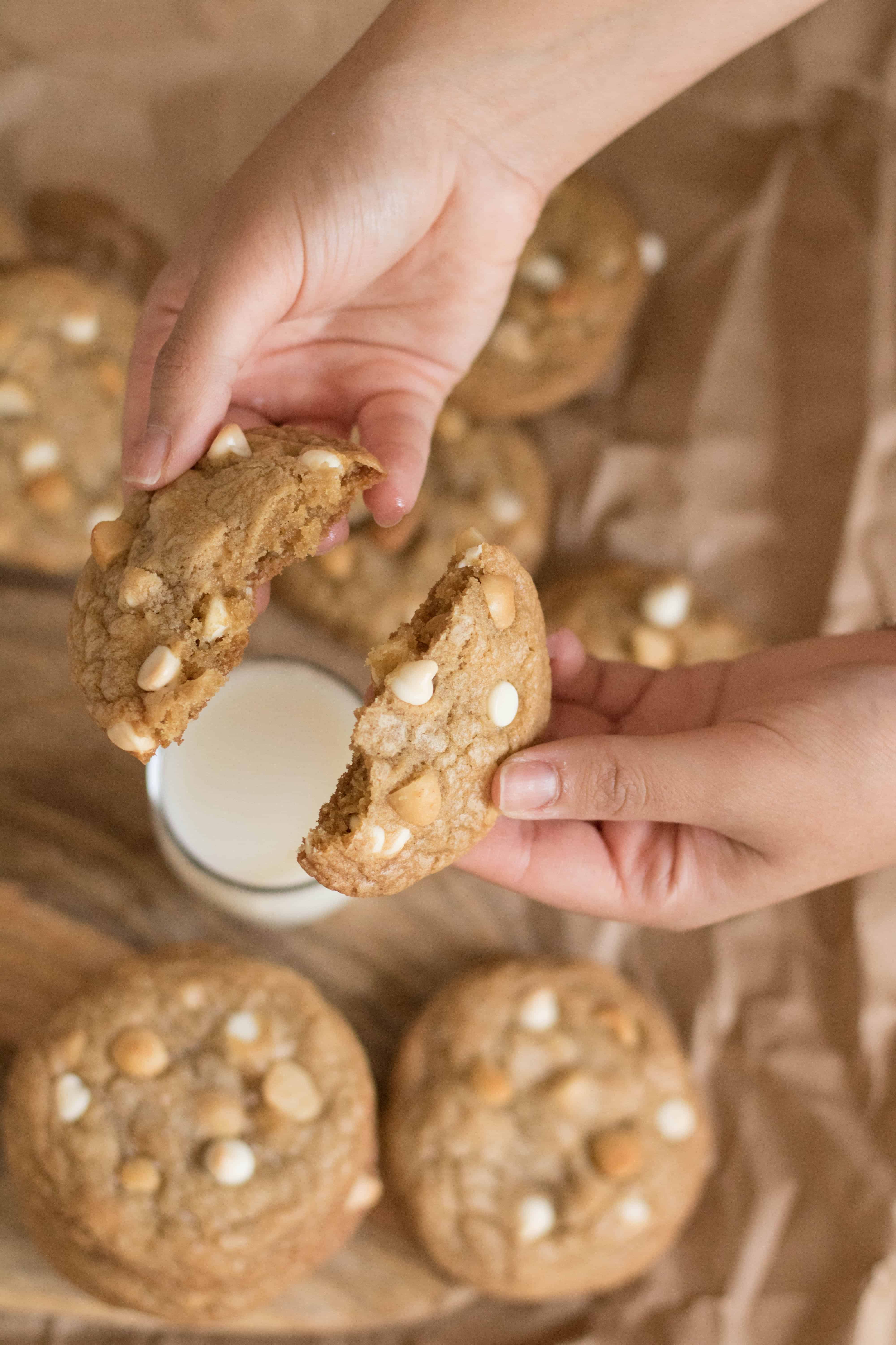 Dark Chocolate Chunk White Chocolate Chip Macadamia Nut Cookies w/ Brown  Butter & Sea Salt – HonestlyYUM