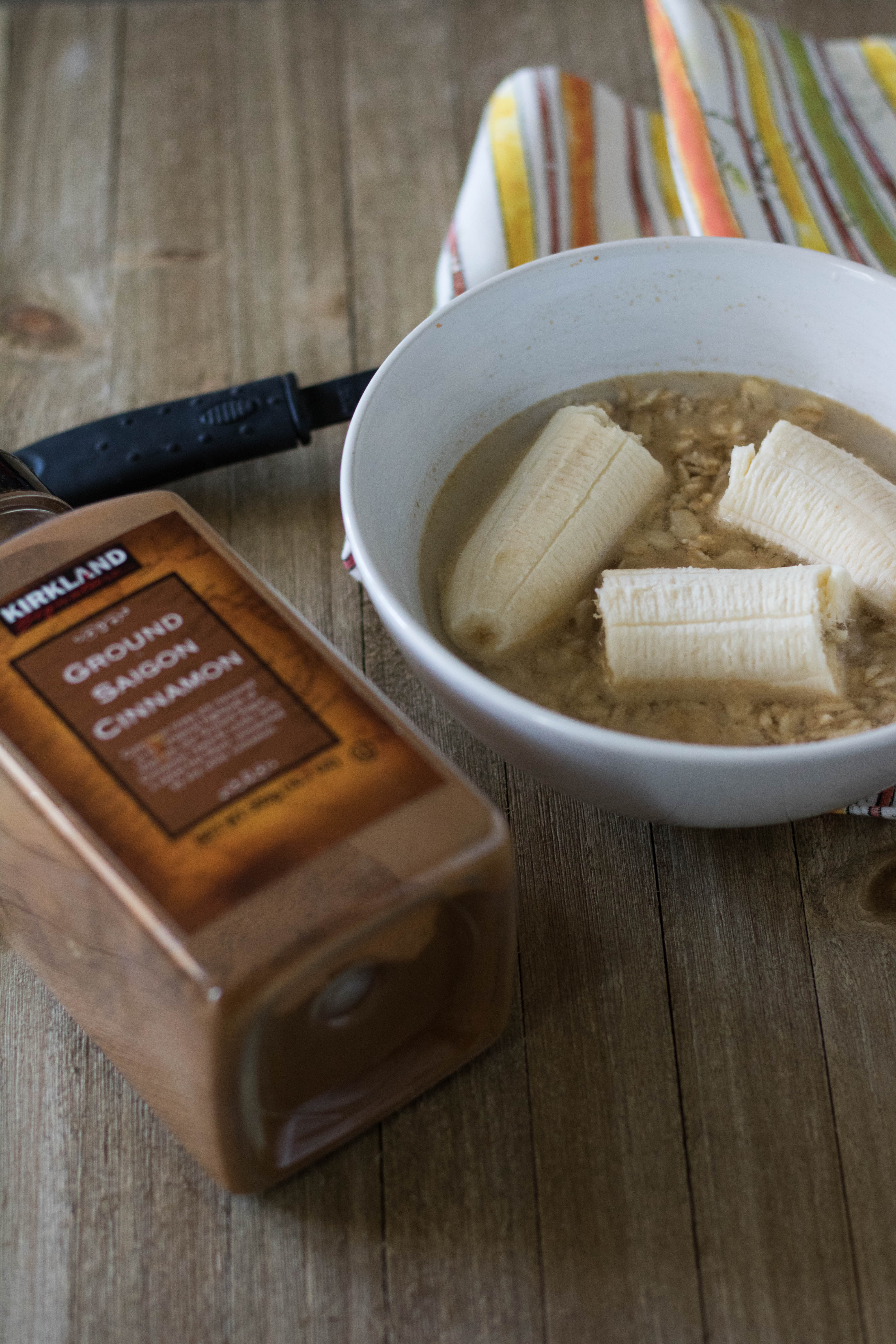 healthy banana oatmeal with cinnamon and nut butter