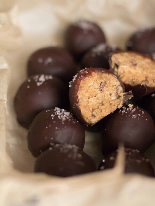 healthy cookie dough wanna be chocolate balls to bake when stressed