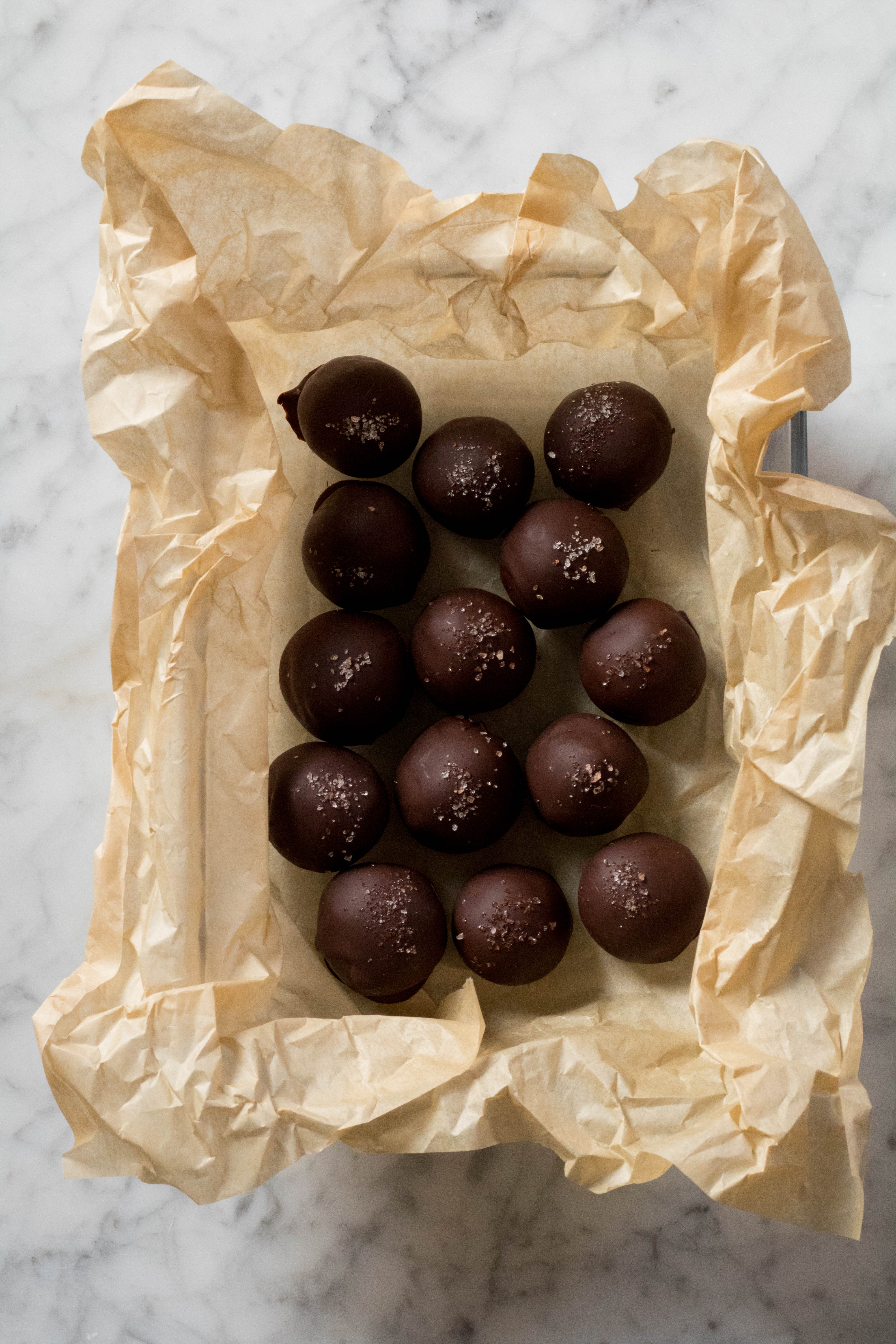Healthy wanna be cookie-dough chocolate balls recipe
