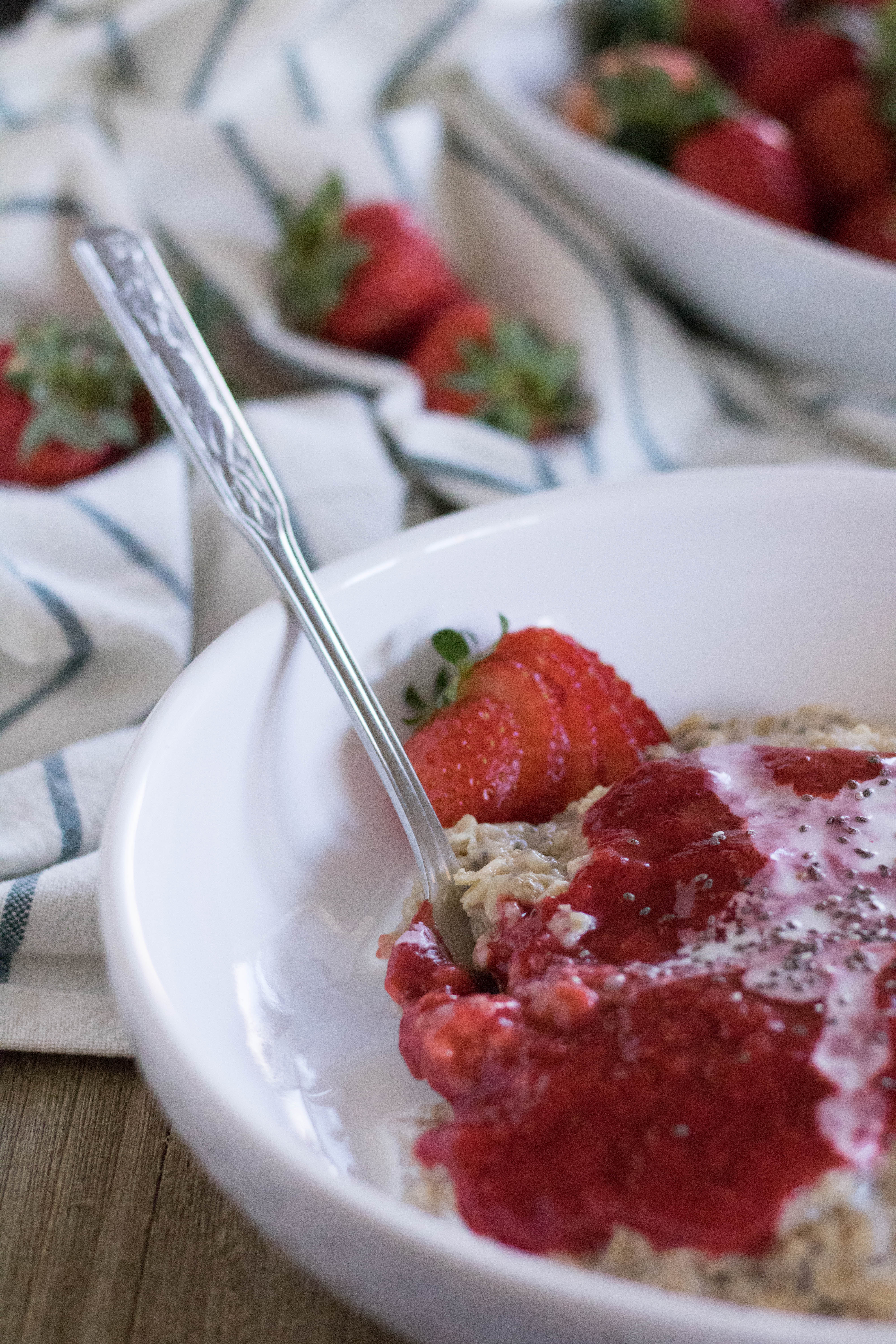 Healthy strawberry and cream oatmeal recipe for two 