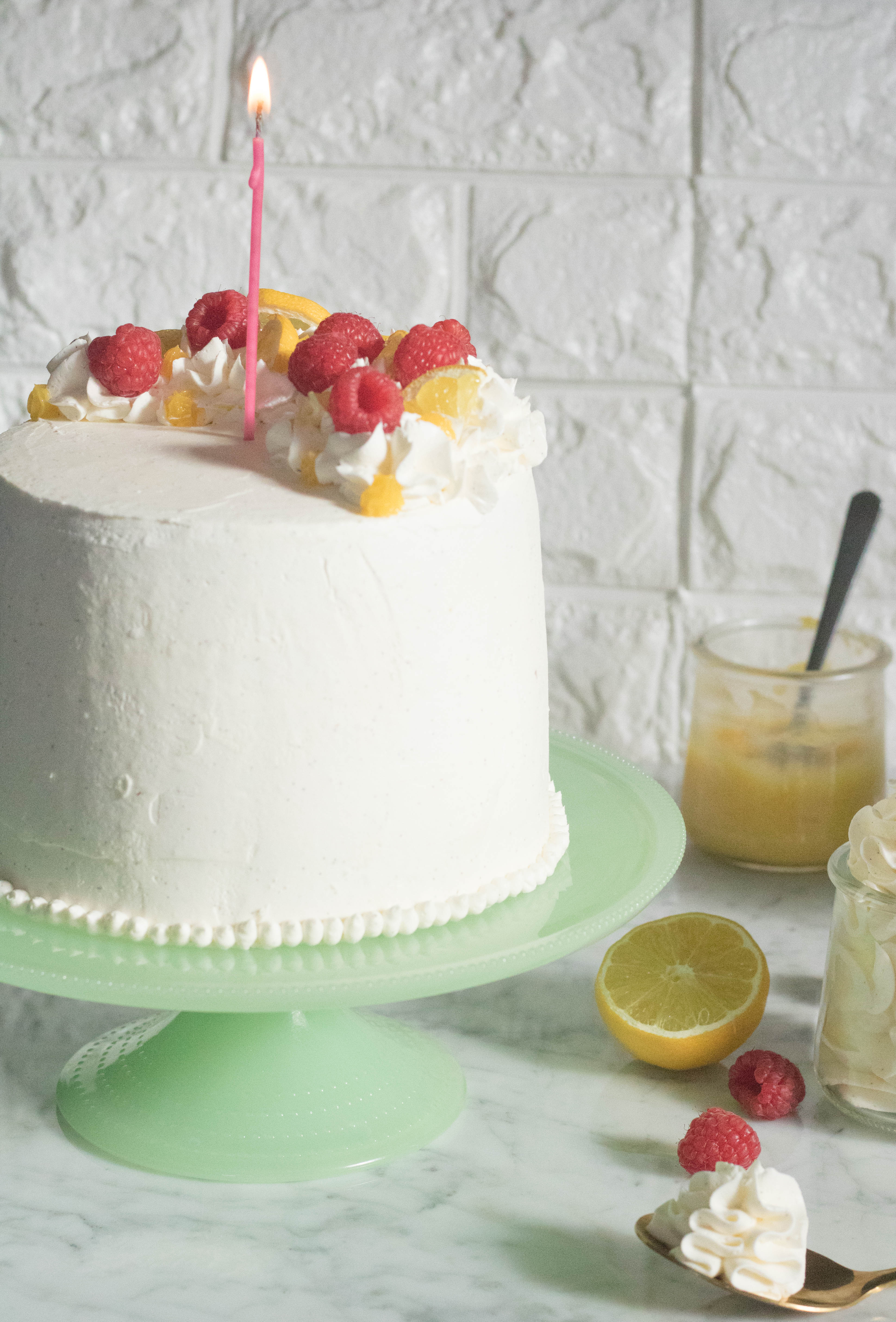Vanilla cake with lemon curd and Italian meringue buttercream for stress baking