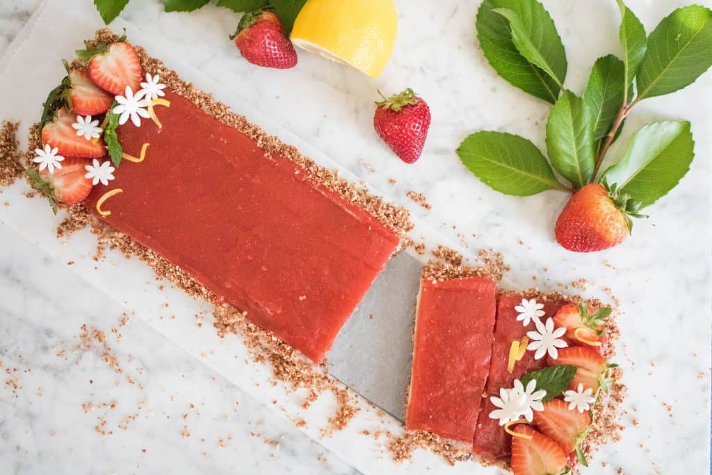 Strawberry lemon vegan lemon tart
