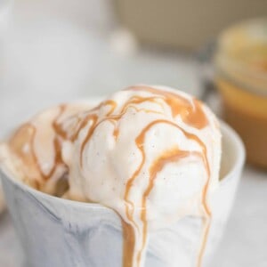Dulce de leche vanilla bean icecream bowl
