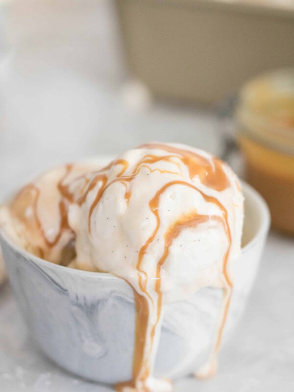 Dulce de leche vanilla bean icecream bowl
