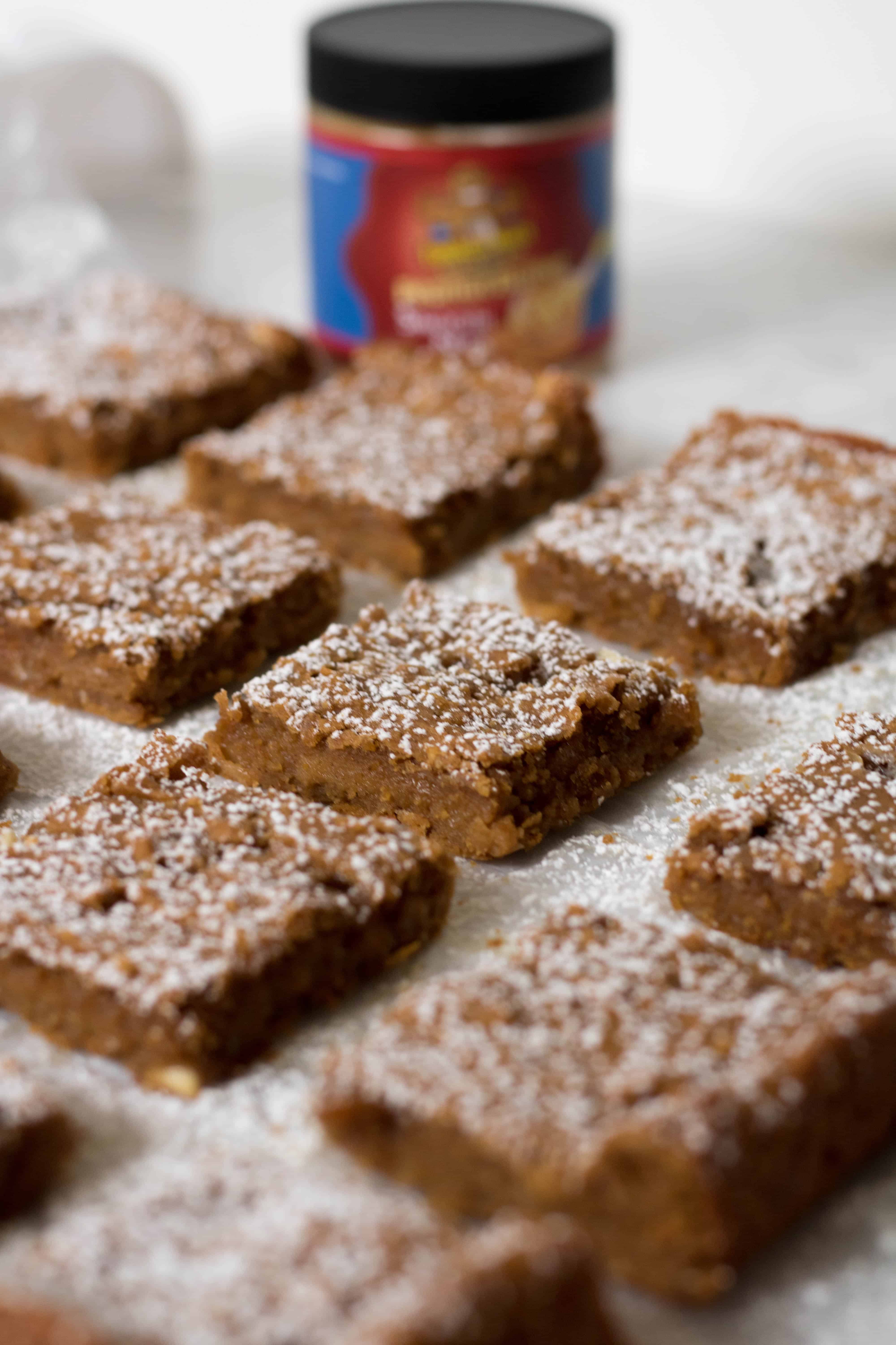 Healthy pumpkin chickpea blondies