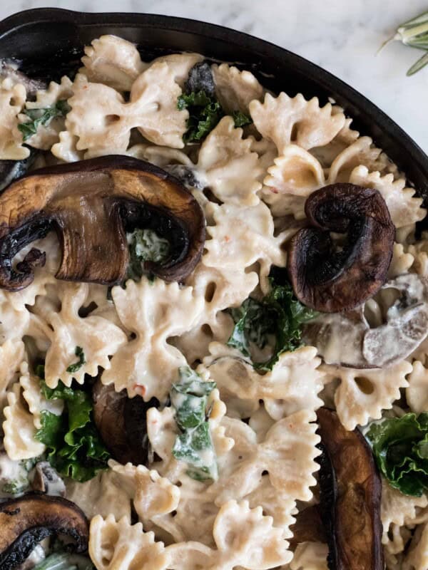 Vegan creamy mushroom pasta