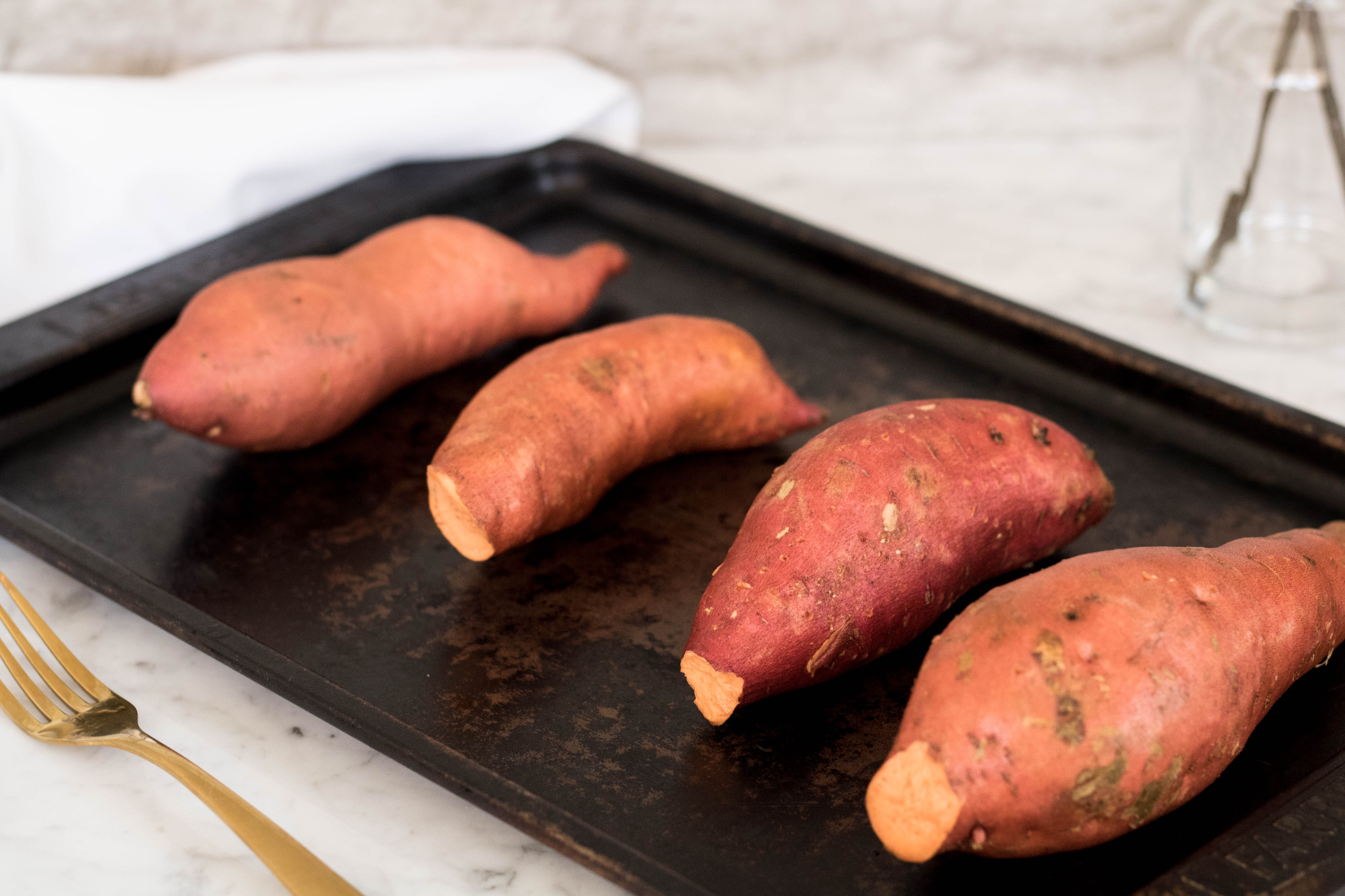 how to bake sweet potatoes in the oven