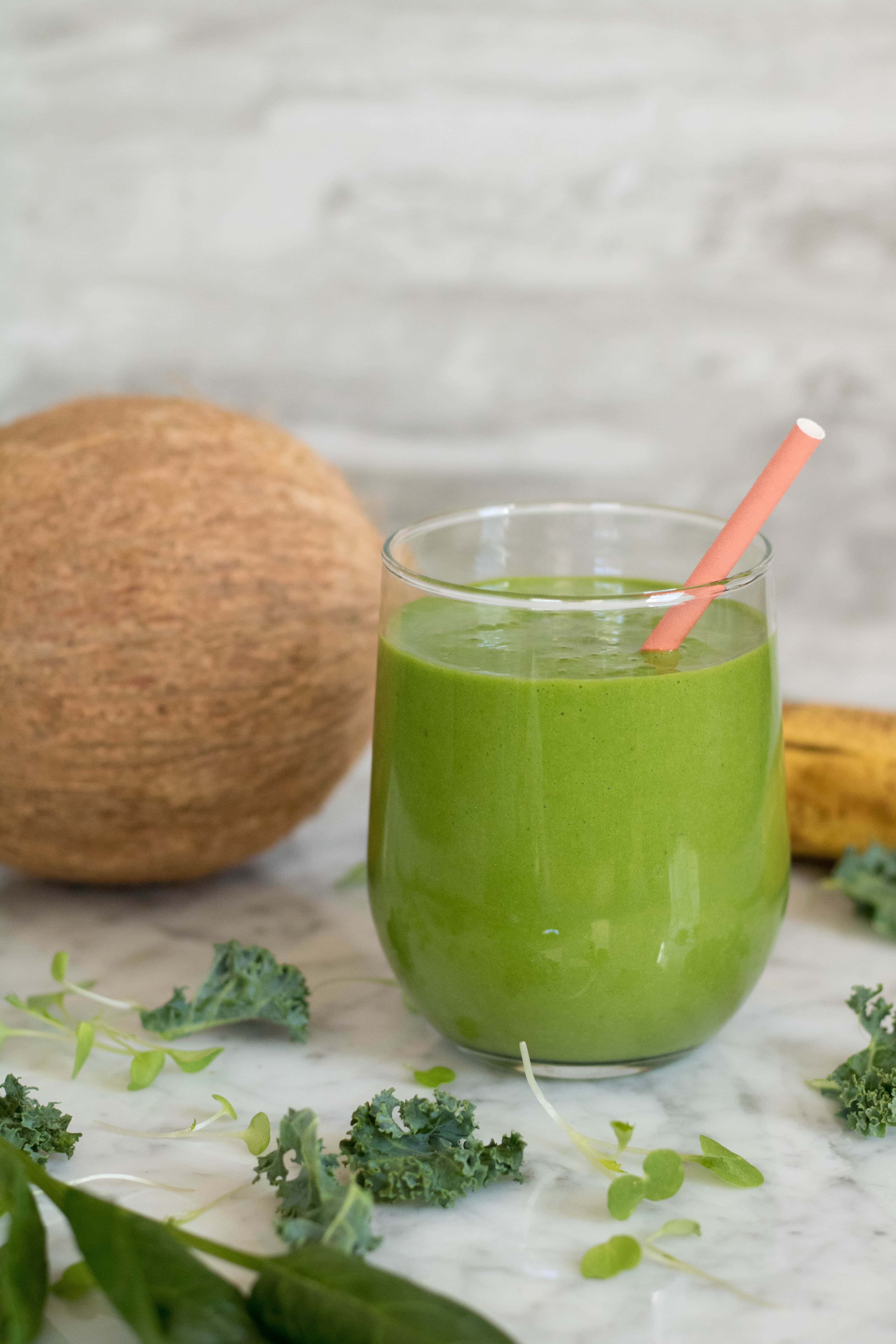 You won't believe what's in this Spinach and Kale Smoothie Lifestyle
