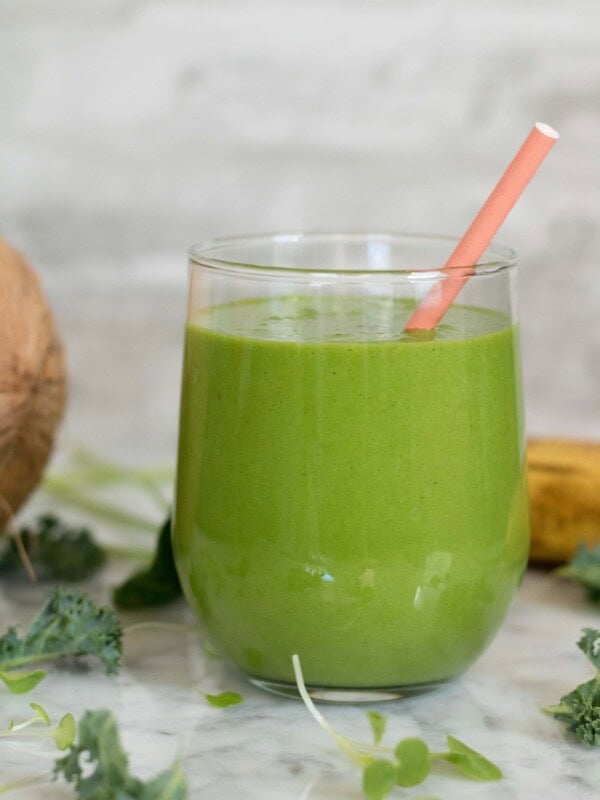 Spinach and Kale Smoothie recipe for breakfast