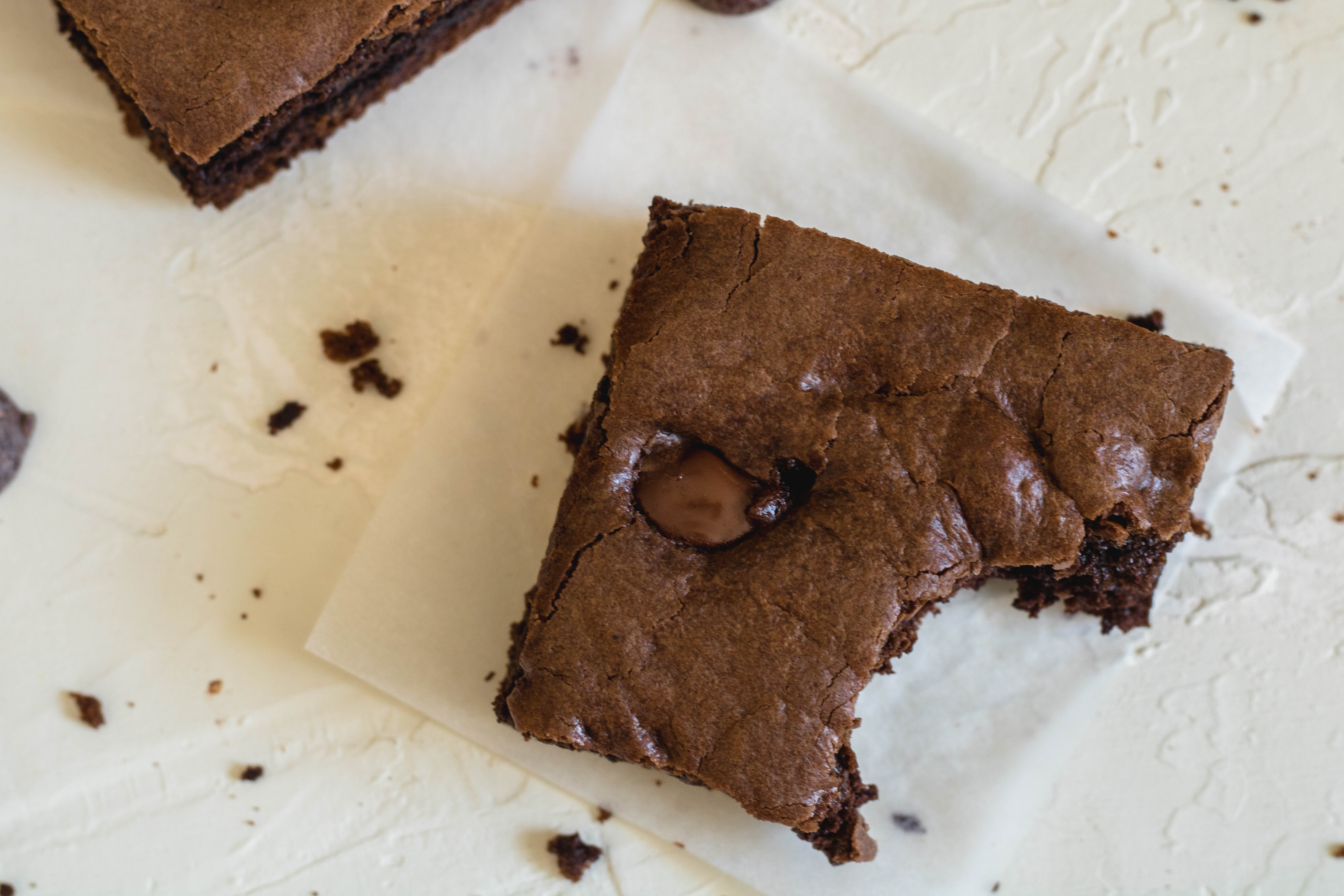 Easy and simple rich cake mix brownies