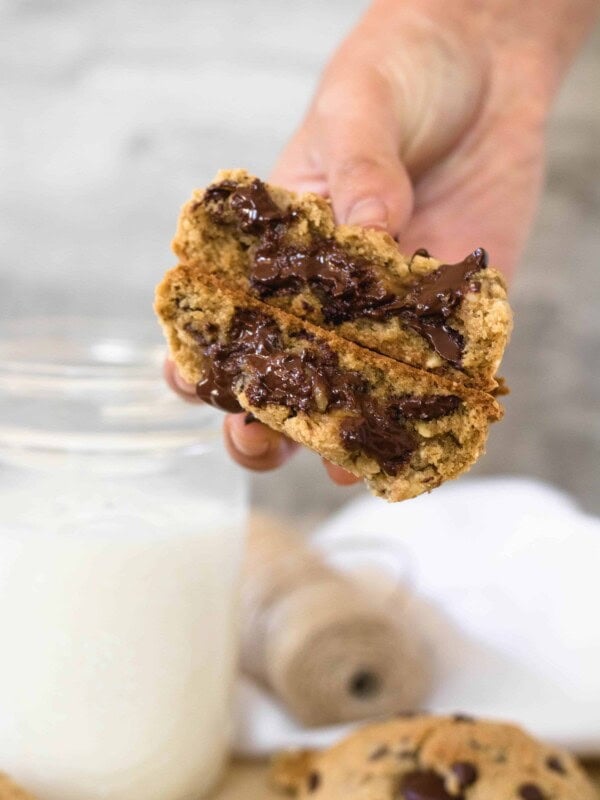Baking in quarantine Walnut chocolate cookies