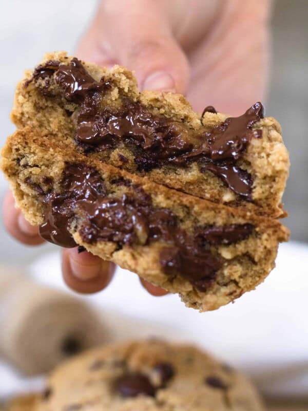 The best walnut chocolate chip cookie recipe