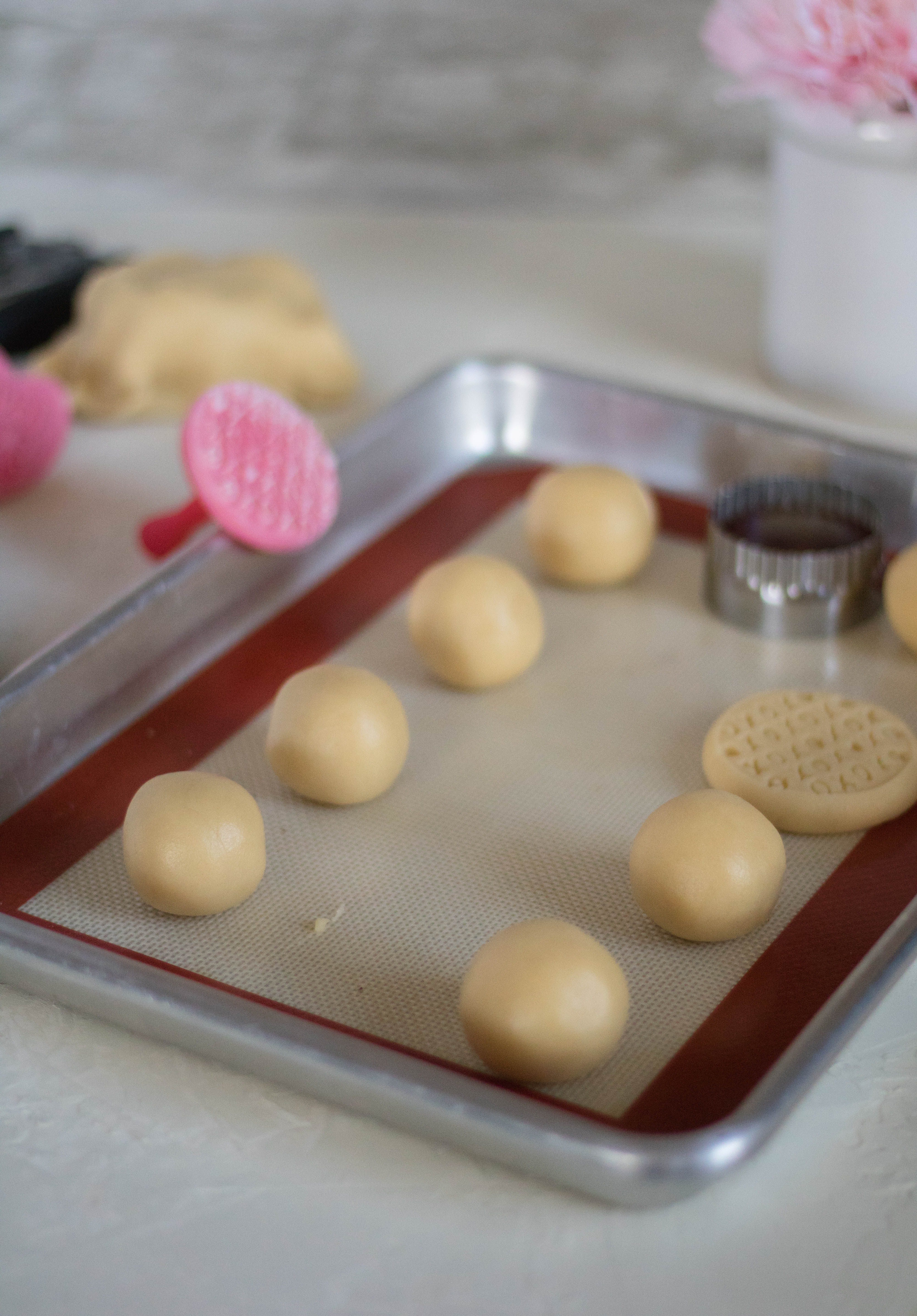 Shortbread dough divided in smaller balls