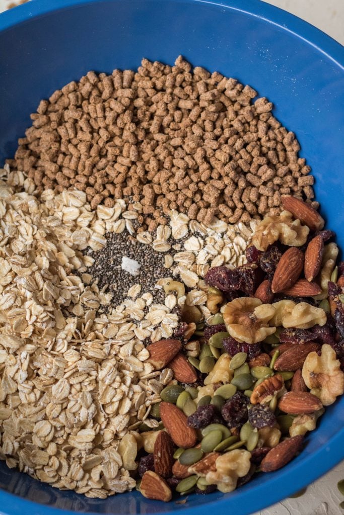 Ingredients to make Trail mix energy bars recipe