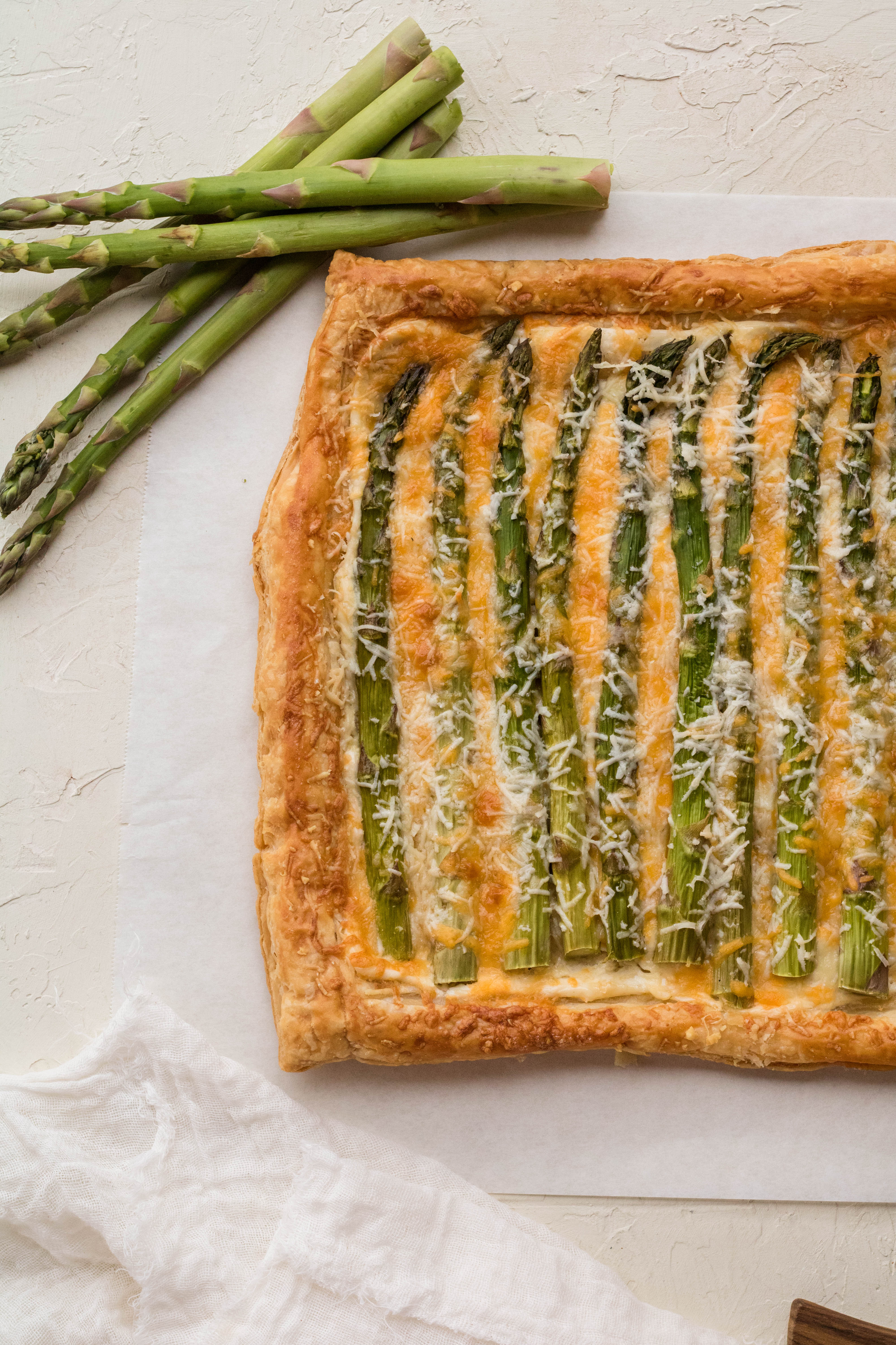 asparagus tart with puff pastry