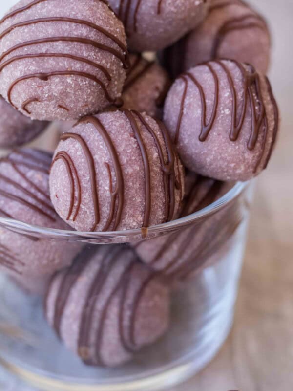 no bake coconut balls with raspberry
