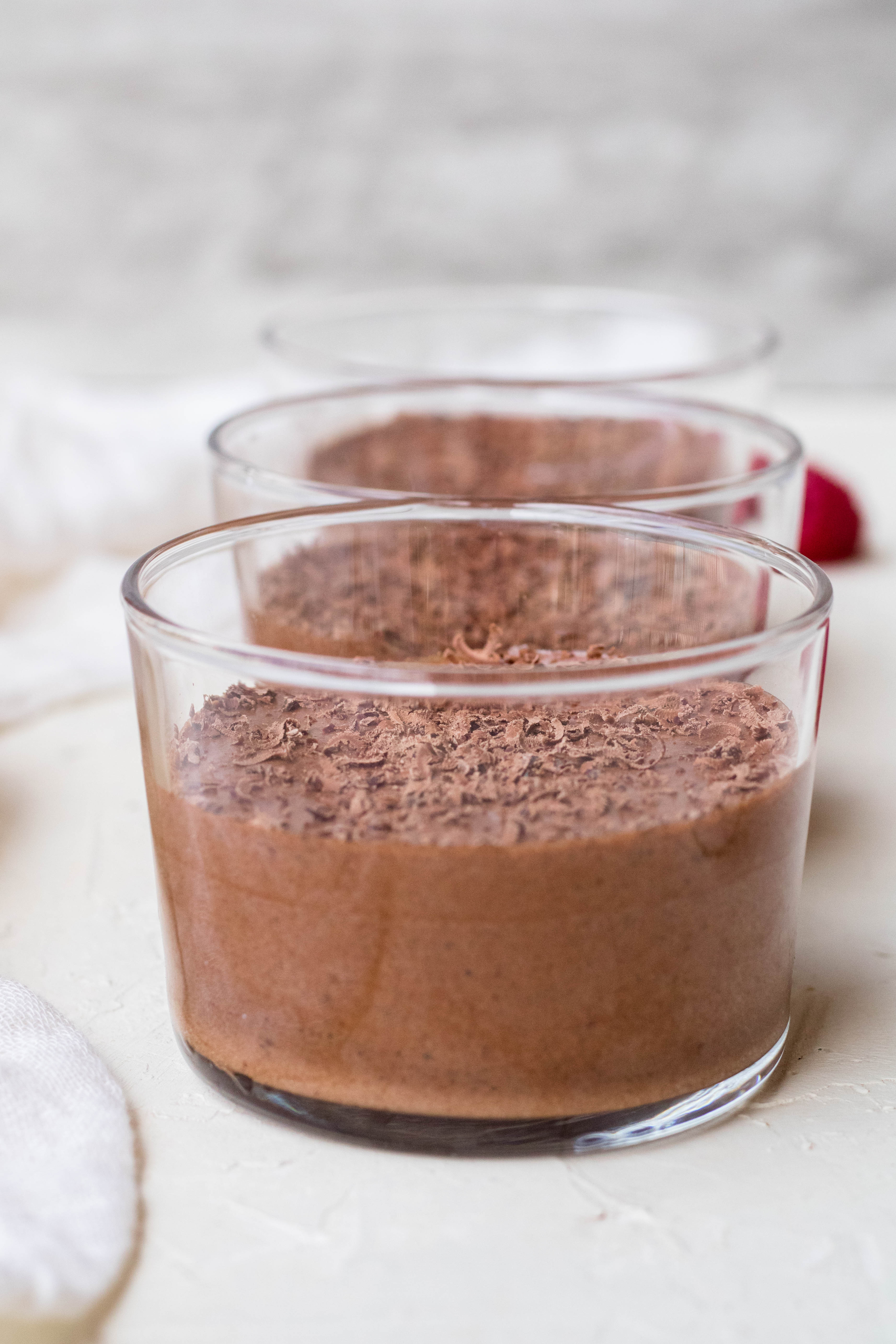 Vegan mousse with chocolate