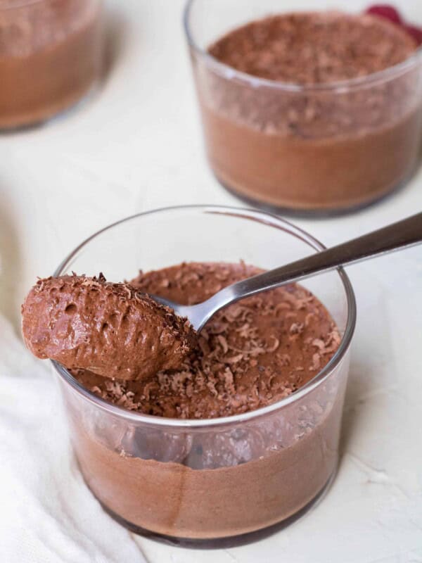Vegan chocolate mousse with aquafaba