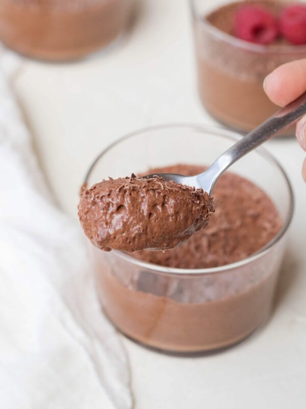 vegan chocolate mousse with aquafaba