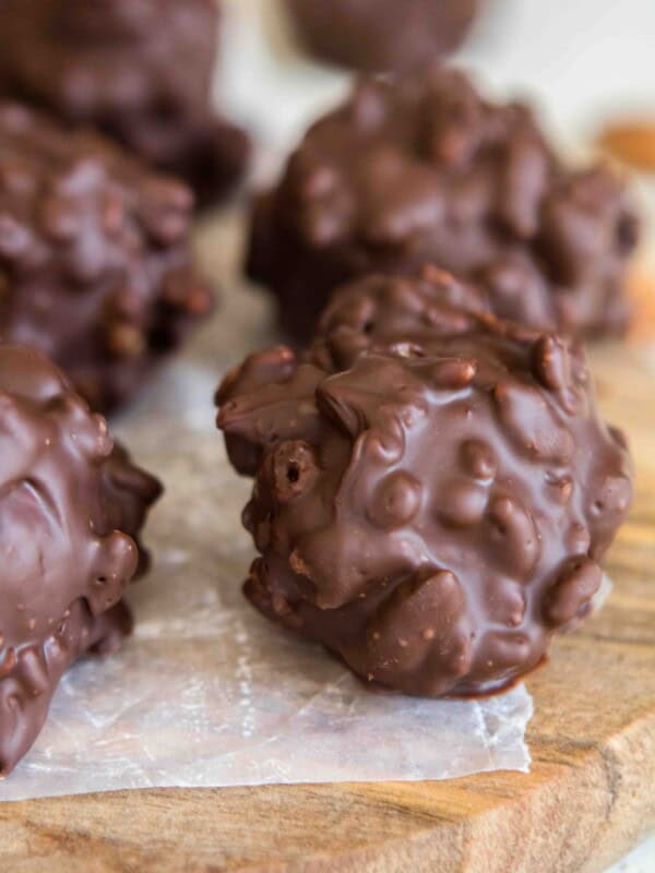 Algerian bniwen no bake energy balls
