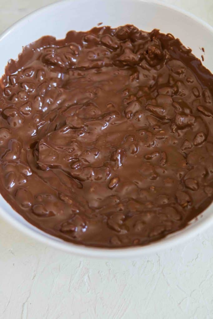 How to make almond no bake energy balls
