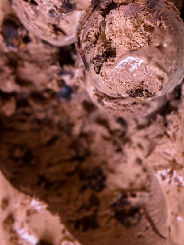 Brownie chocolate no churn ice cream