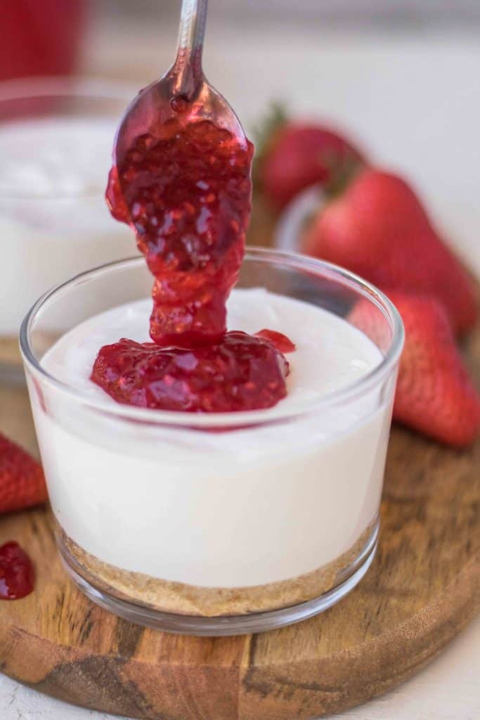 Healthy no bake cheesecake cups