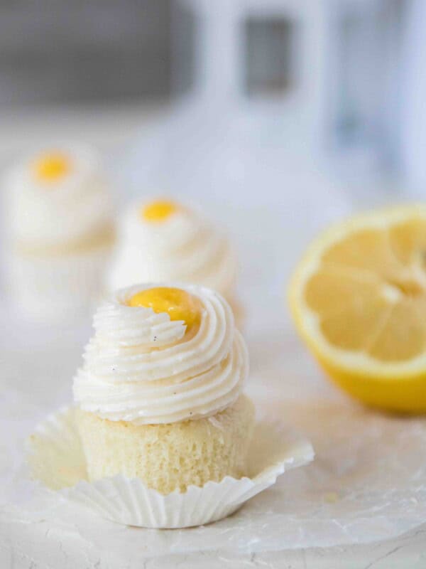 Mini lemon cupcakes