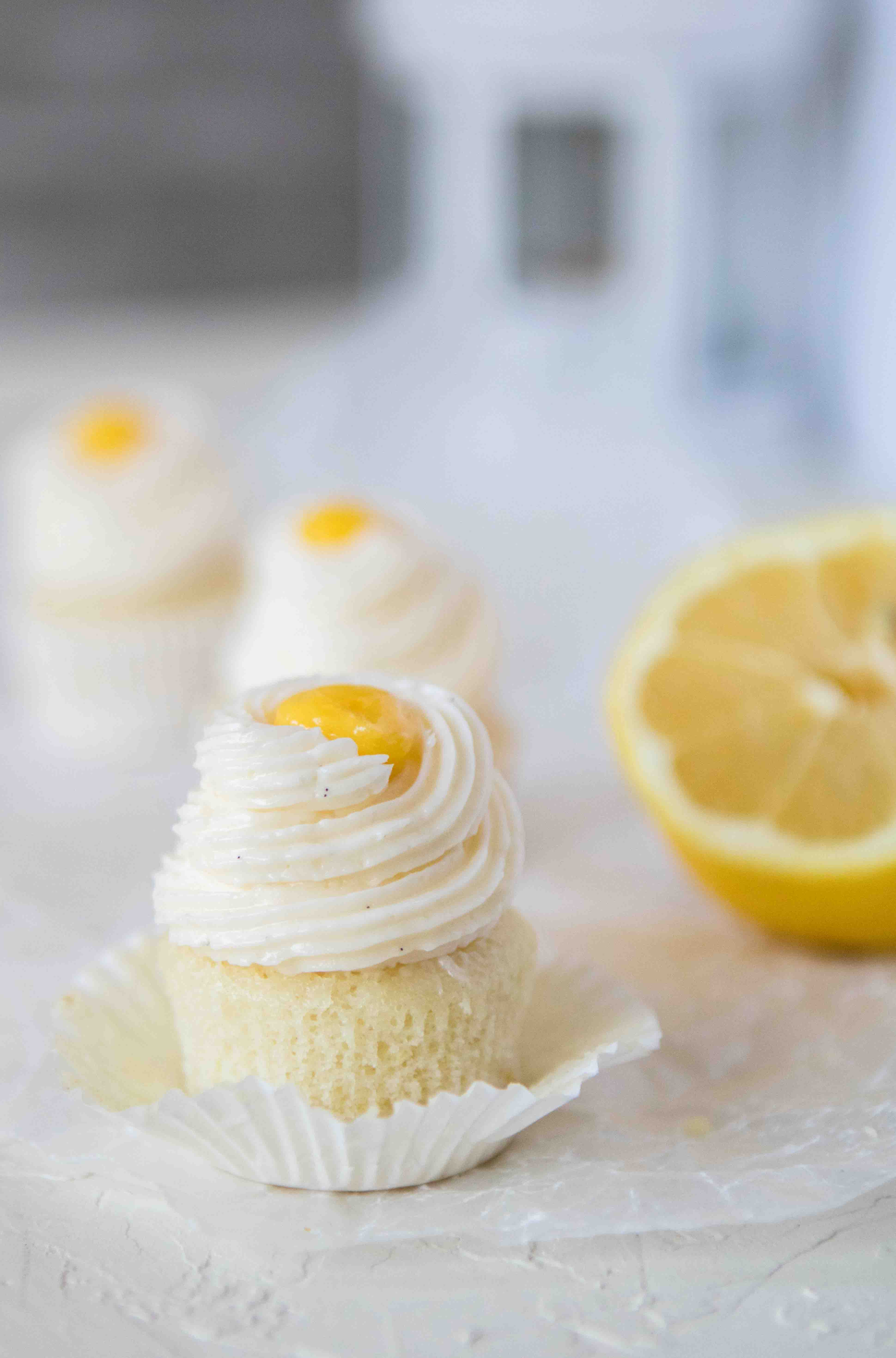 Mini lemon cupcakes