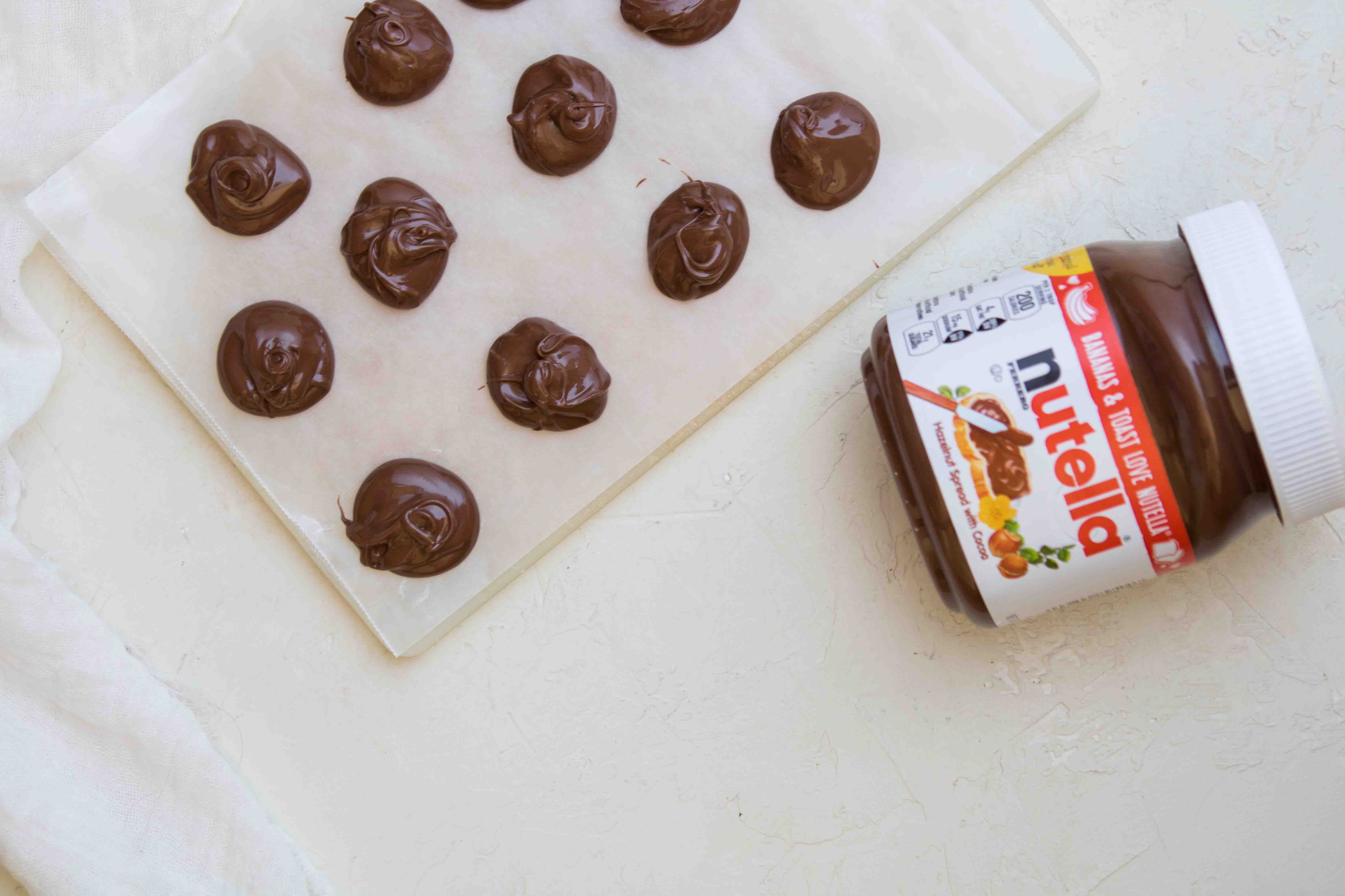 Step by step on how to make nutella chocolate chip cookies