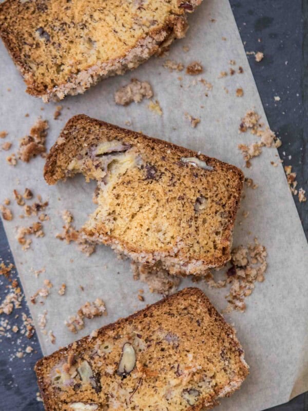 pecan banana bread with streusel topping