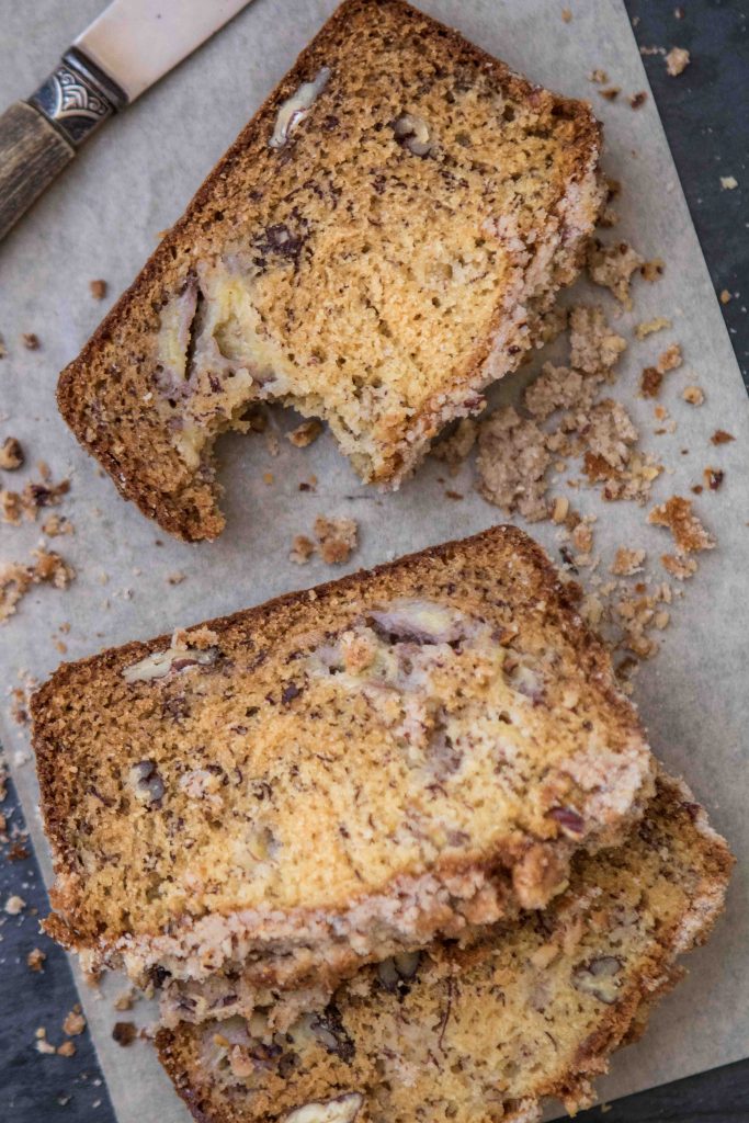 pecan banana bread with streusel topping