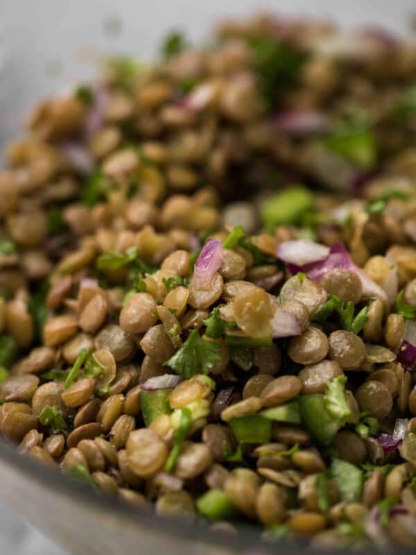 Healthy and quick lentil salad with onions