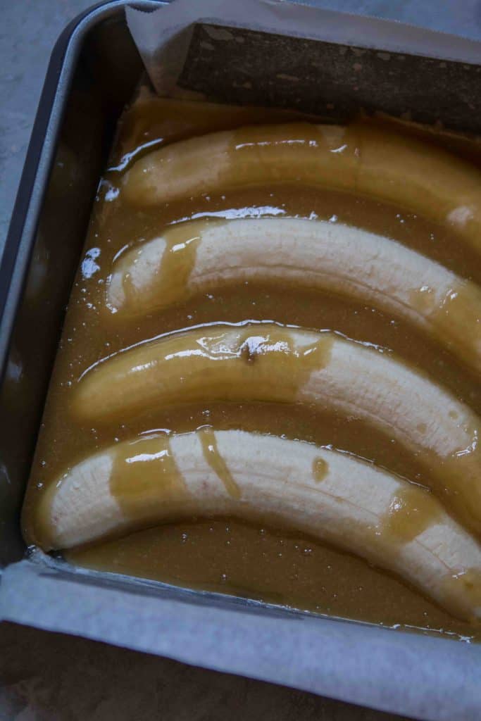 Caramel on banana slices for butter upside down cake