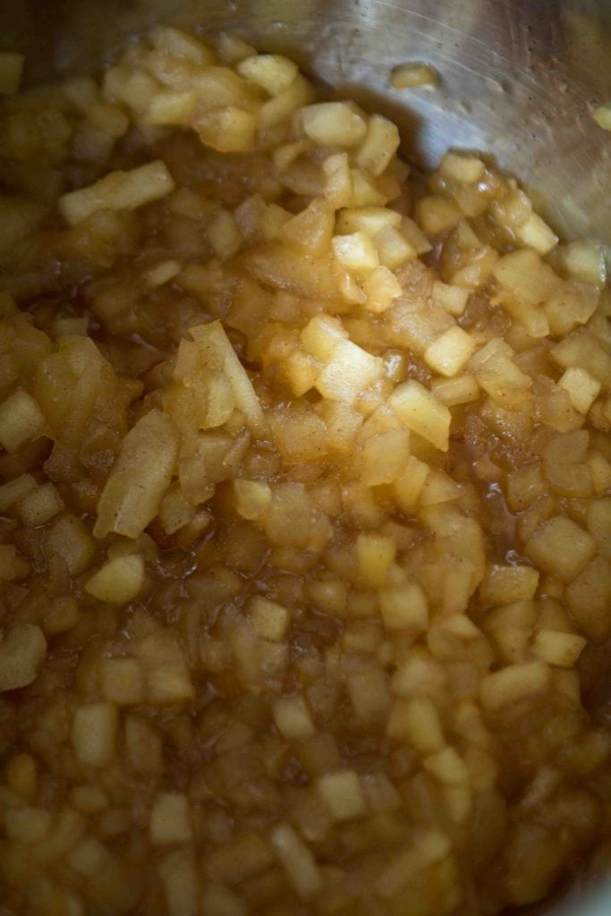 How to make apple filling for donuts?