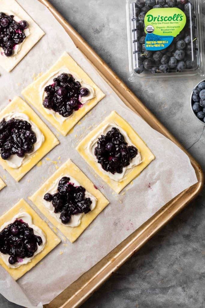 Step by step to make blueberry cheese danish with puff pastry