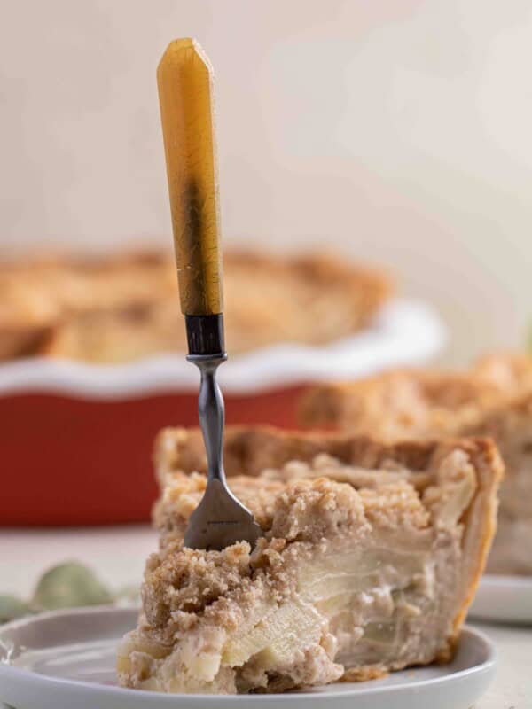 Dutch apple pie with streusel for thanksgiving dessert recipes
