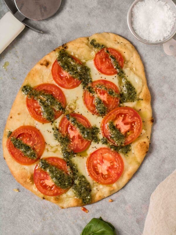 flat bread margarita pizza with pesto drizzle