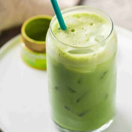 Easy Iced Matcha Latte (Starbucks Copycat!)