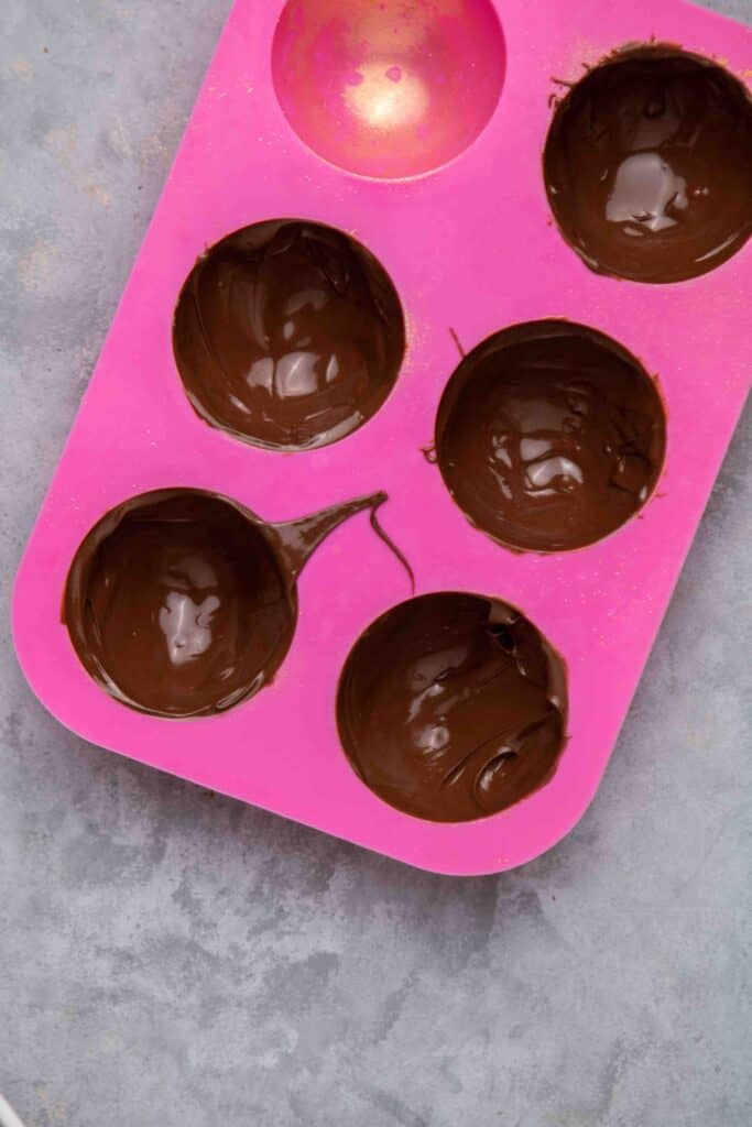 How to make hot chocolate bombs