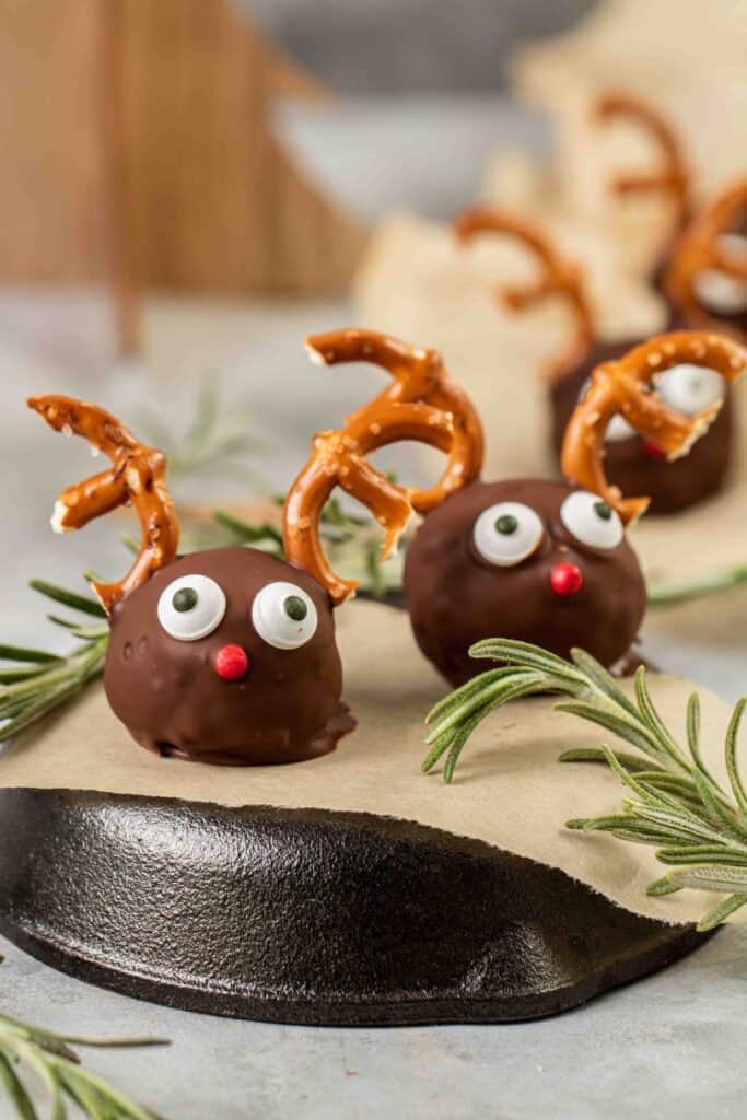 27 Easy No Bake Christmas Treats to Make with Kids - Lifestyle of a Foodie