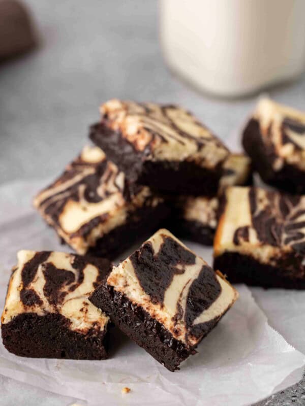 Easy mount of cream cheese brownies