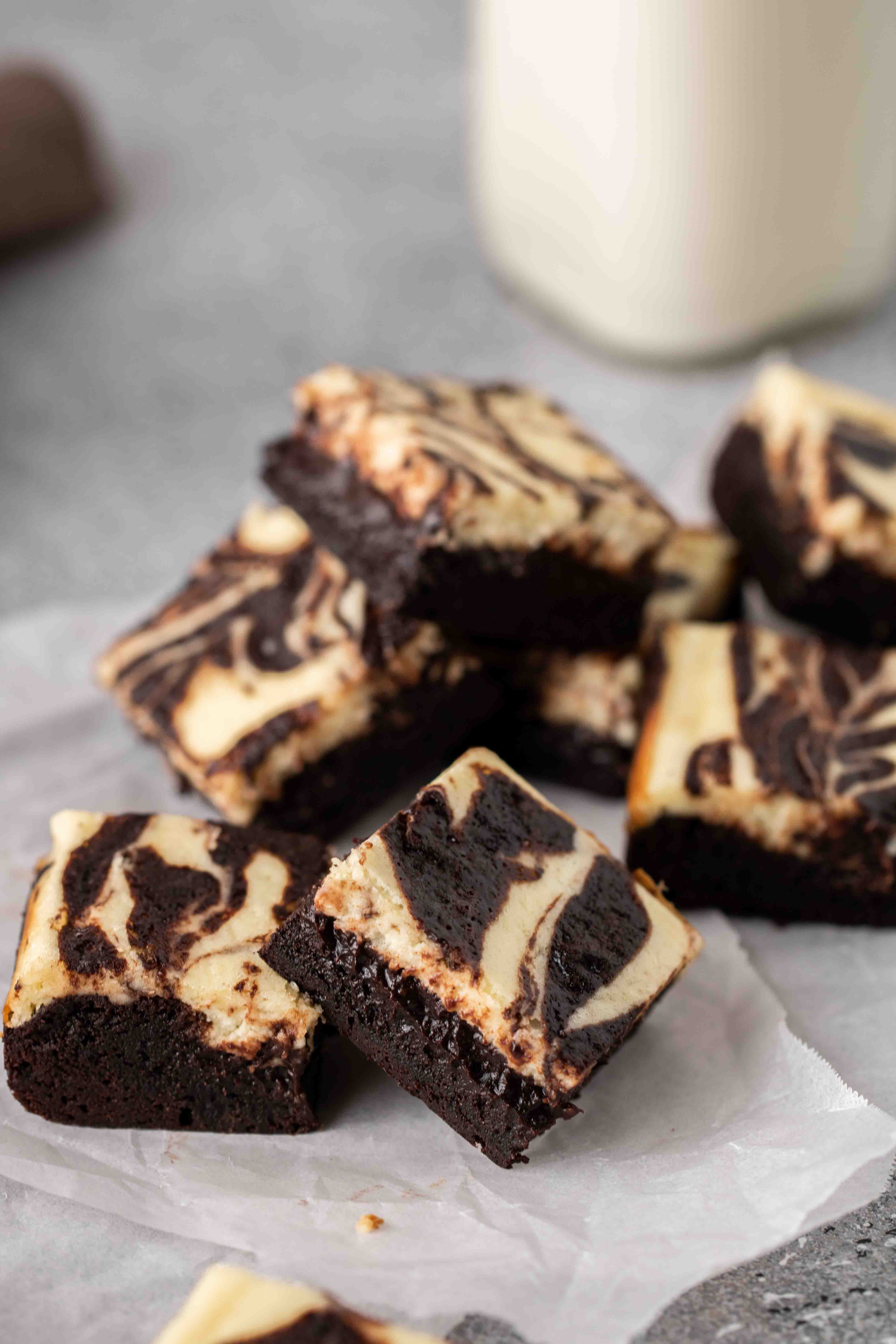 Easy mount of cream cheese brownies