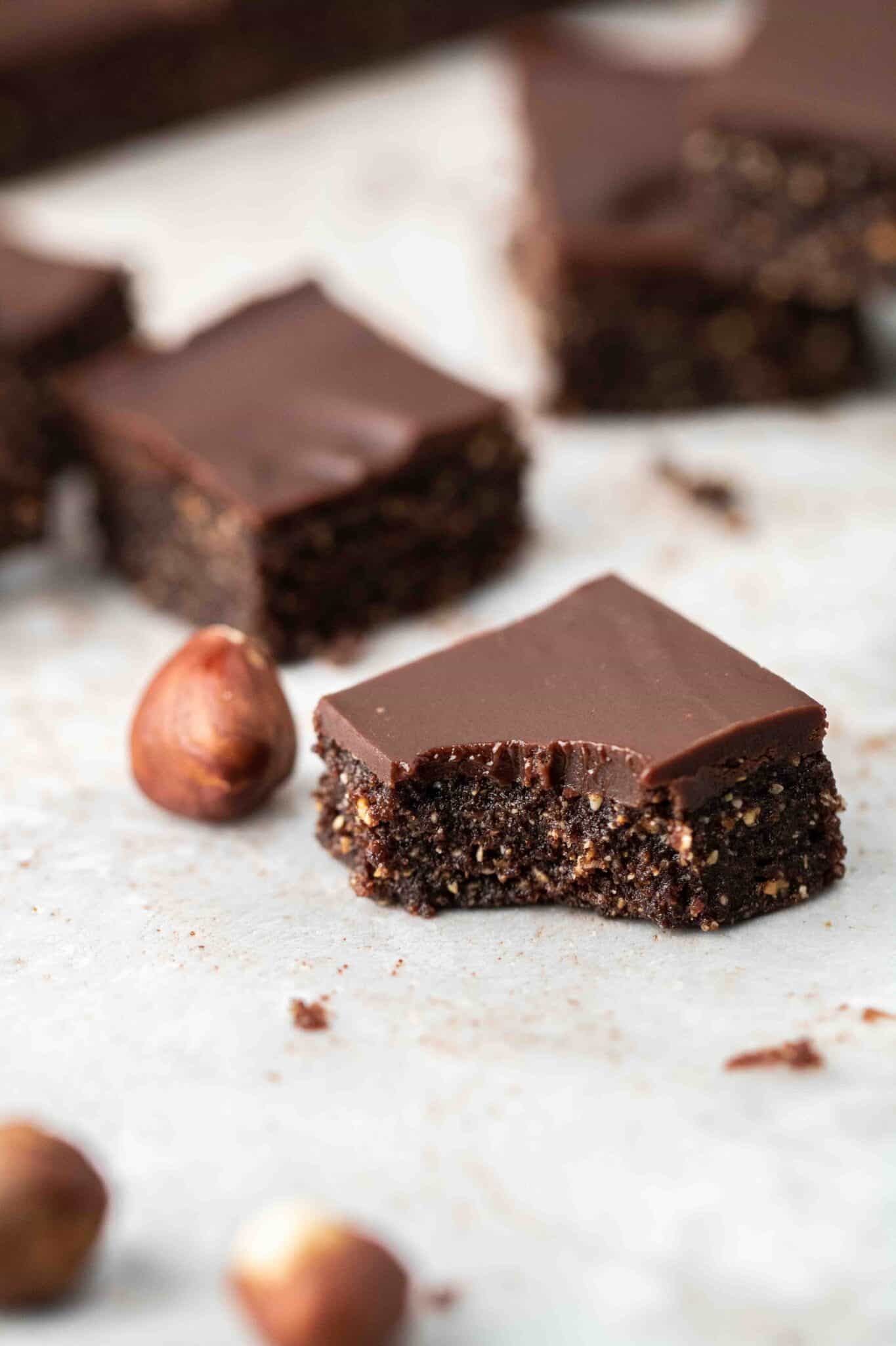 Healthy & Vegan Chocolate hazelnut bars (no-bake) - Lifestyle of a Foodie