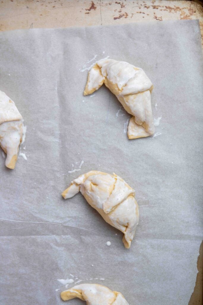 Step by step to make stuffed crescent rolls