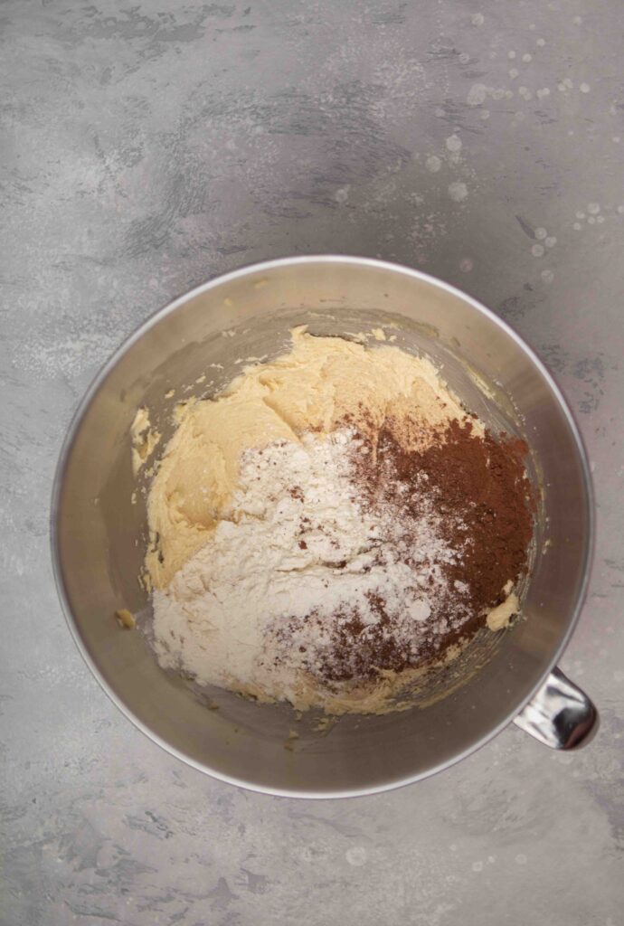How to make chocolate crinkle cookies