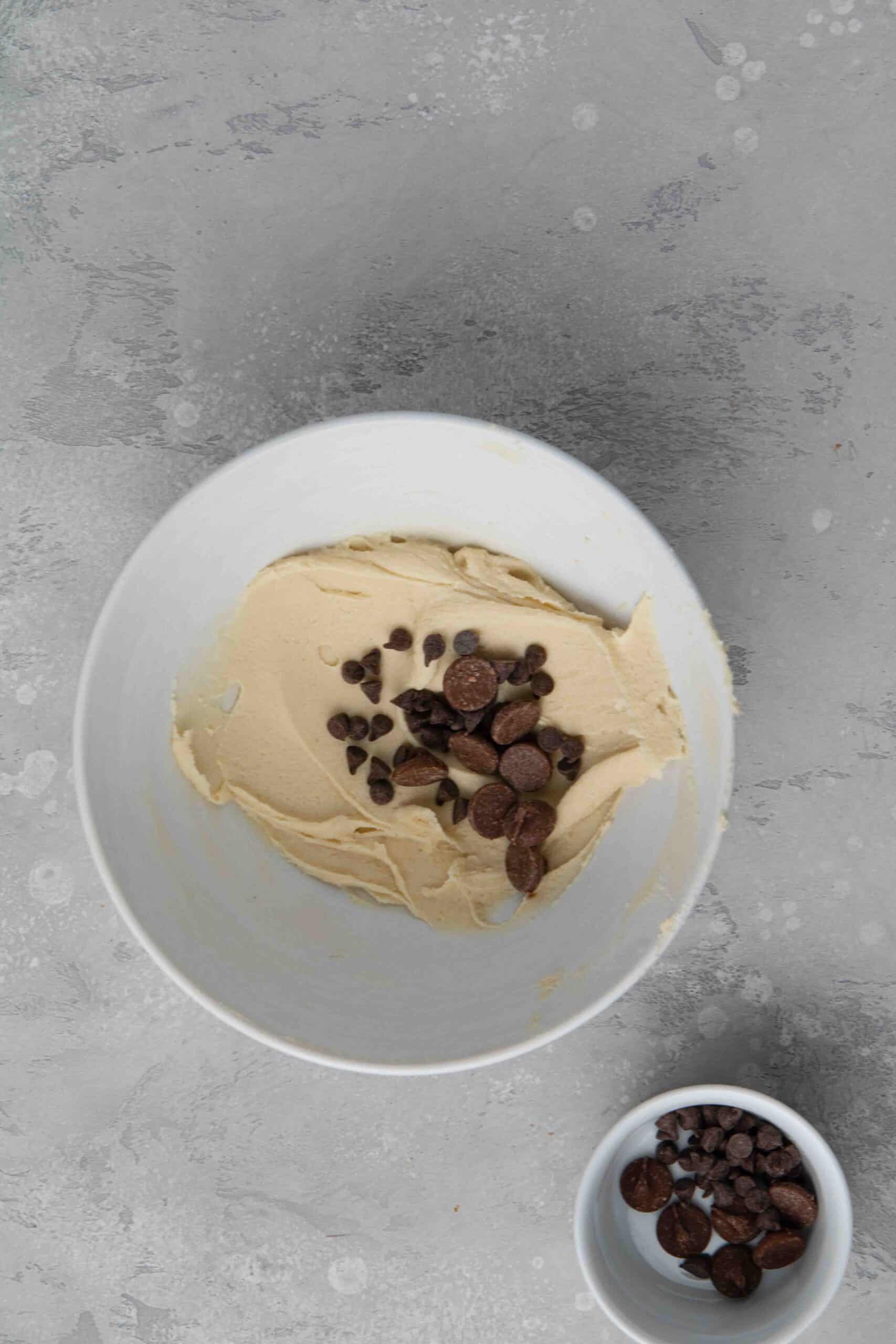 Chocolate chip edible cookie dough for one + 3 variations Lifestyle