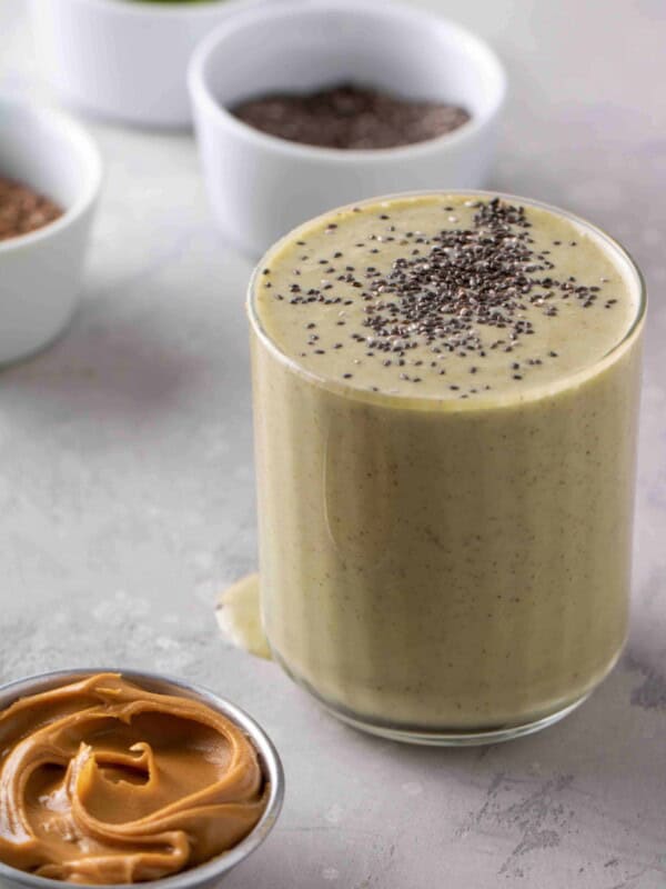 Matcha peanut butter smoothie
