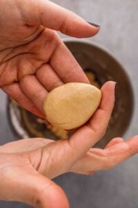 How to shape a peanut butter egg